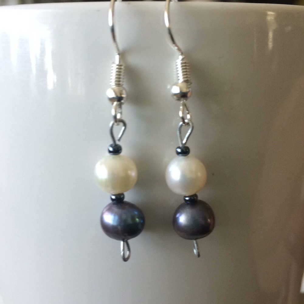 🆕Black & White Freshwater Pearl Earrings-BWP#0010